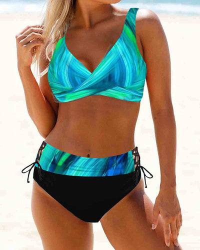 Eva - Bikini Coloré et Joyeux
