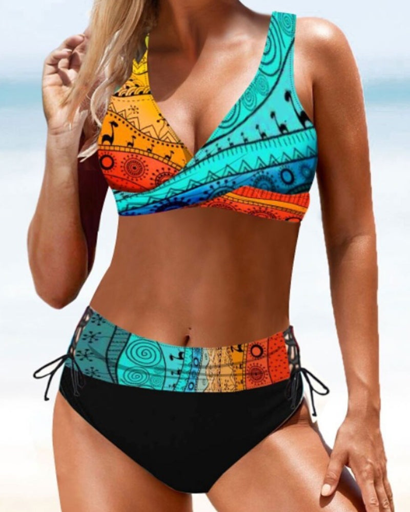 Eva - Bikini Coloré et Joyeux
