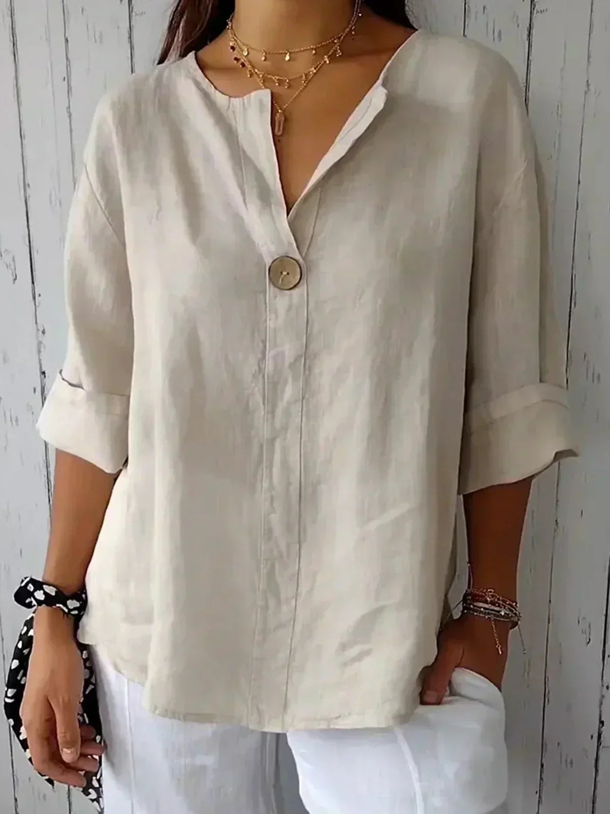 Angela™ | Blouse décontractée à col en V