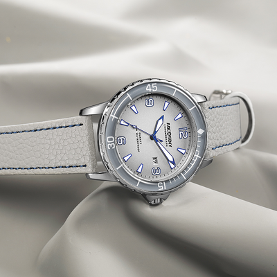 Montre décontractée avec bracelet en cuir
