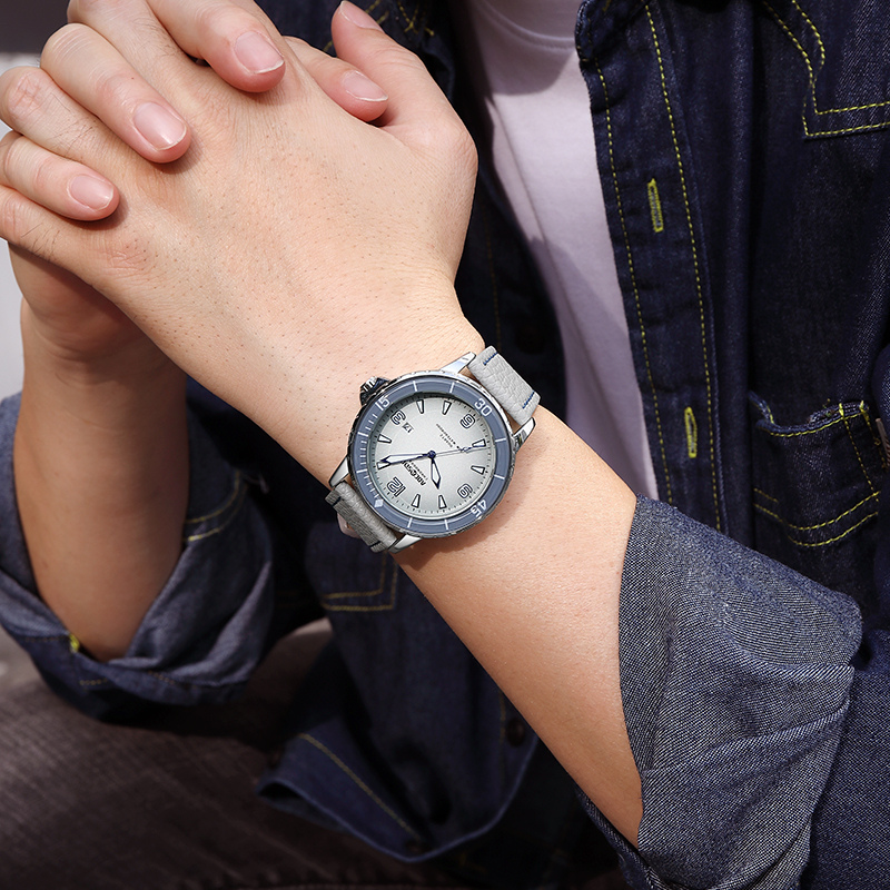 Montre décontractée avec bracelet en cuir