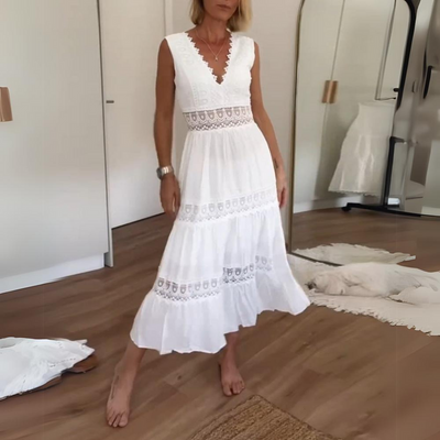 Sadie™ | Robe nuisette en dentelle avec décolleté en V