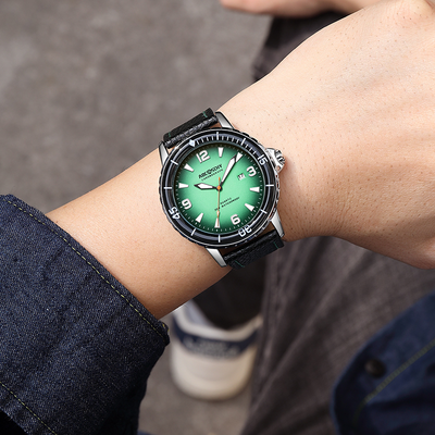 Montre décontractée avec bracelet en cuir