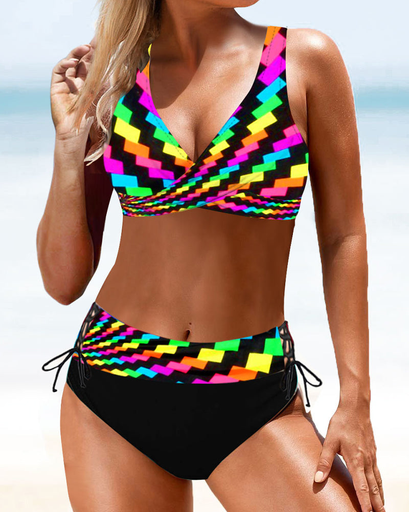 Eva - Bikini Coloré et Joyeux