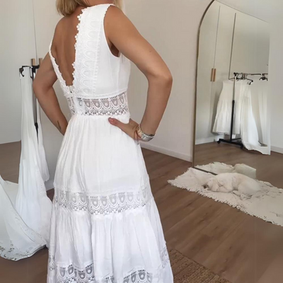 Sadie™ | Robe nuisette en dentelle avec décolleté en V