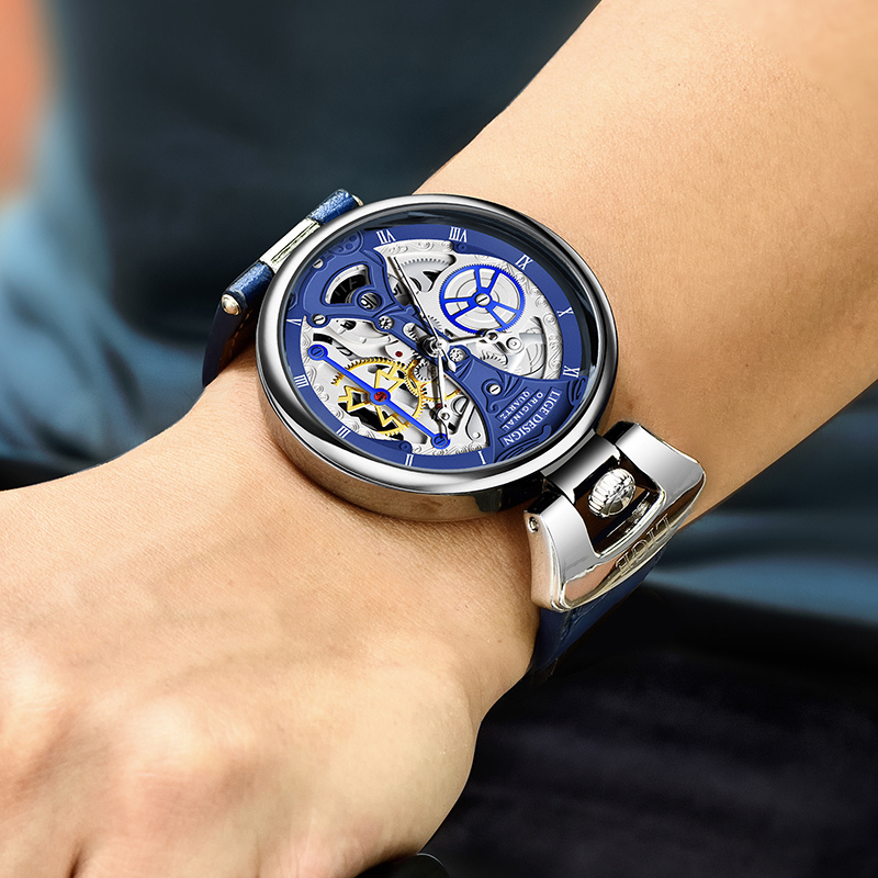 Montre d'affaires creuse à la mode