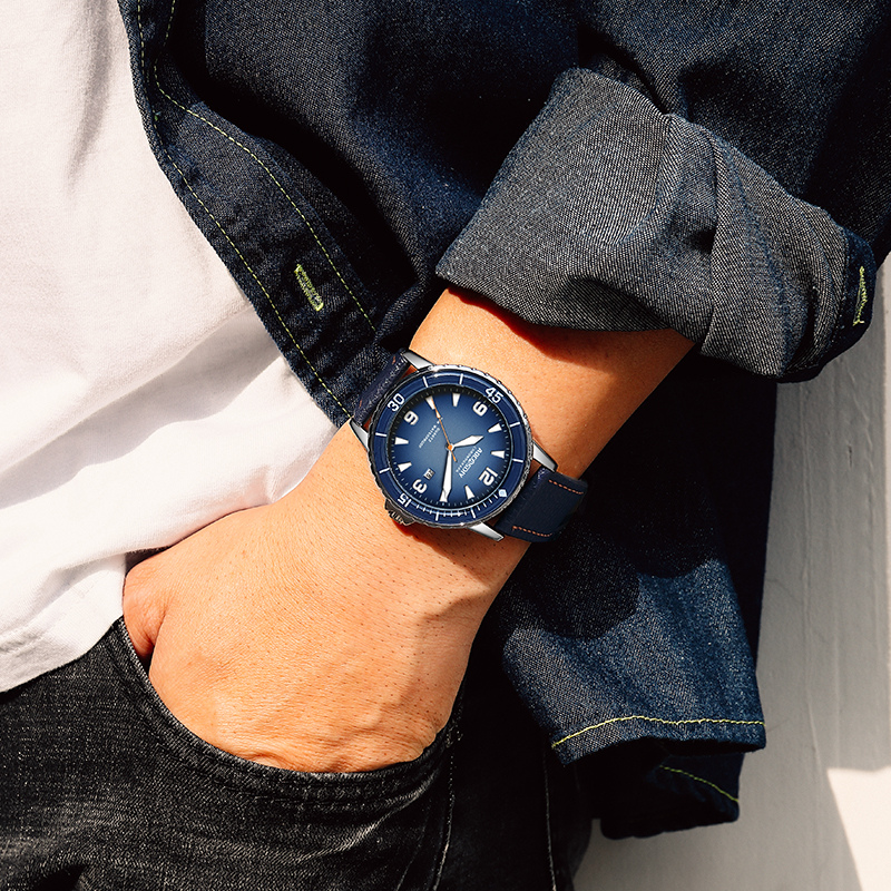 Montre décontractée avec bracelet en cuir