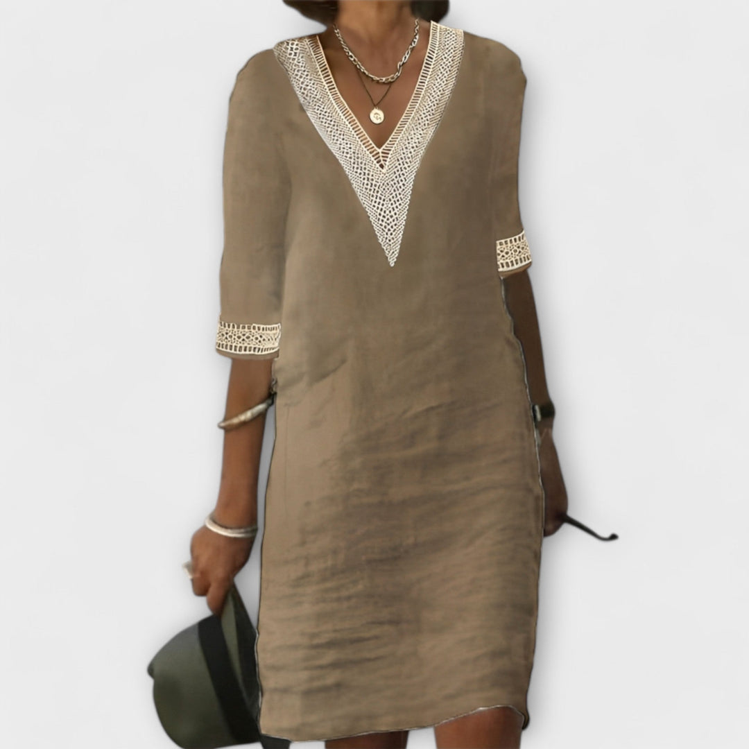 Emelia | Robe à col en V inspirée du style bohème