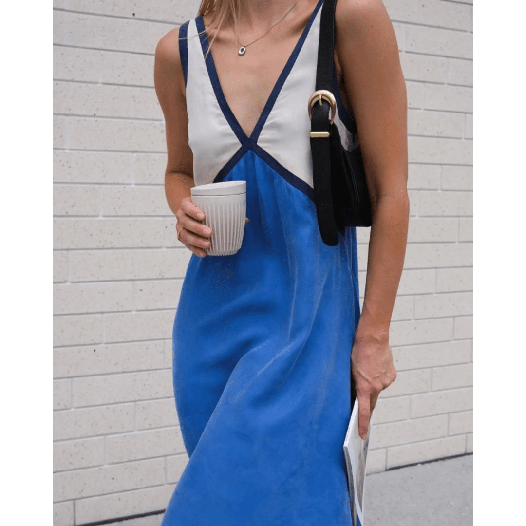 RENATA | ROBE AVEC COL EN V
