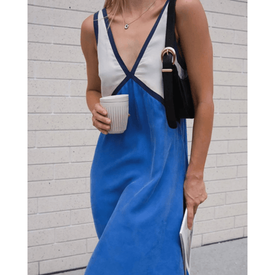 RENATA | ROBE AVEC COL EN V