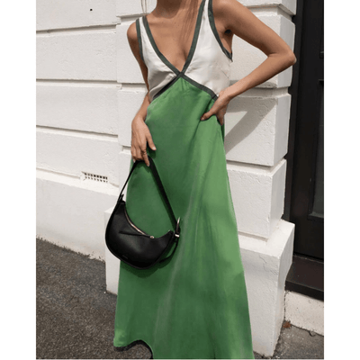 RENATA | ROBE AVEC COL EN V