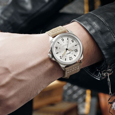 Montre Classique Moderne