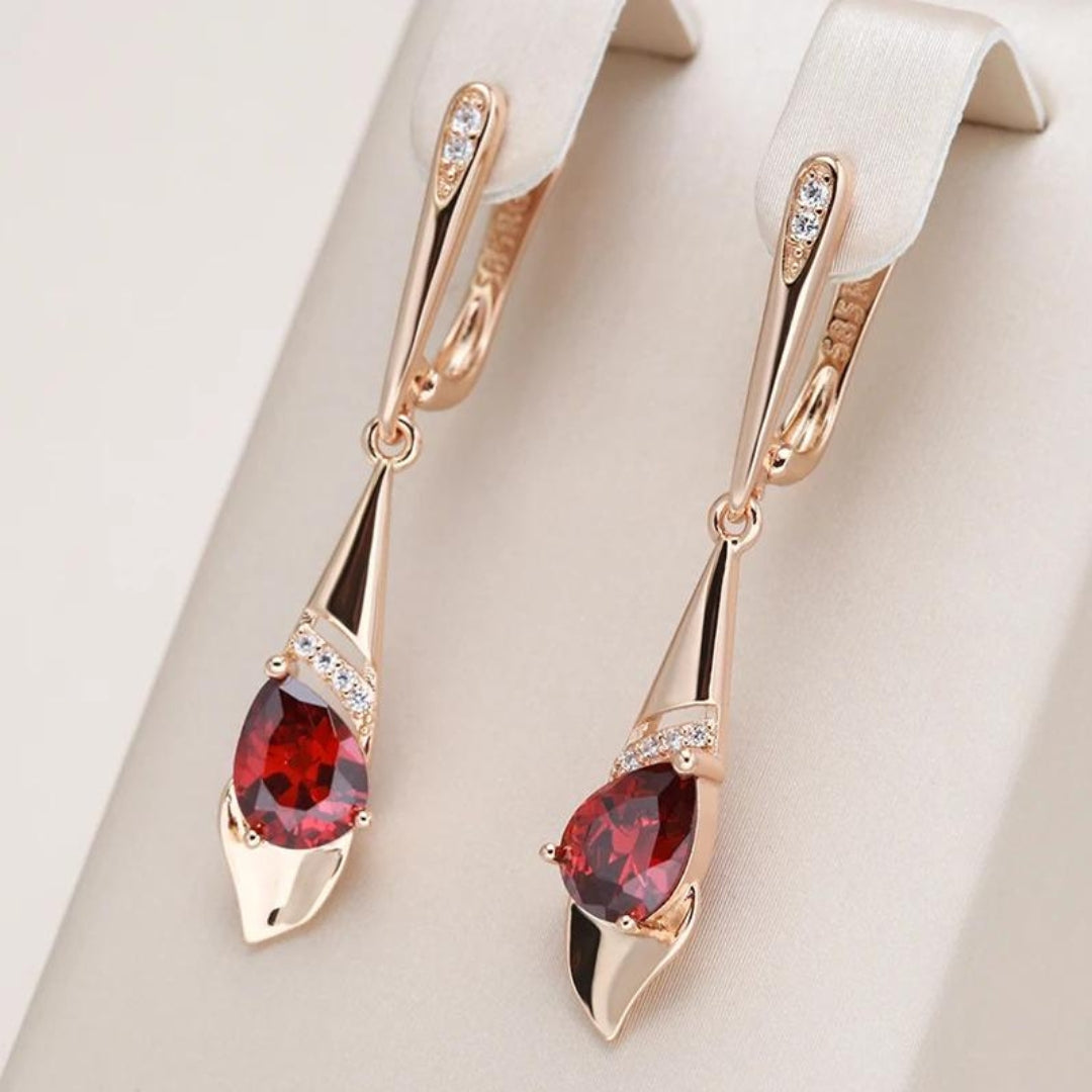 Collier Élégant avec Cristal Rouge en Or