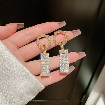 Boucles d'oreilles en Zirconium Luxueux en Argent Sterling avec Finitions Recouvertes de Pierres Brillantes