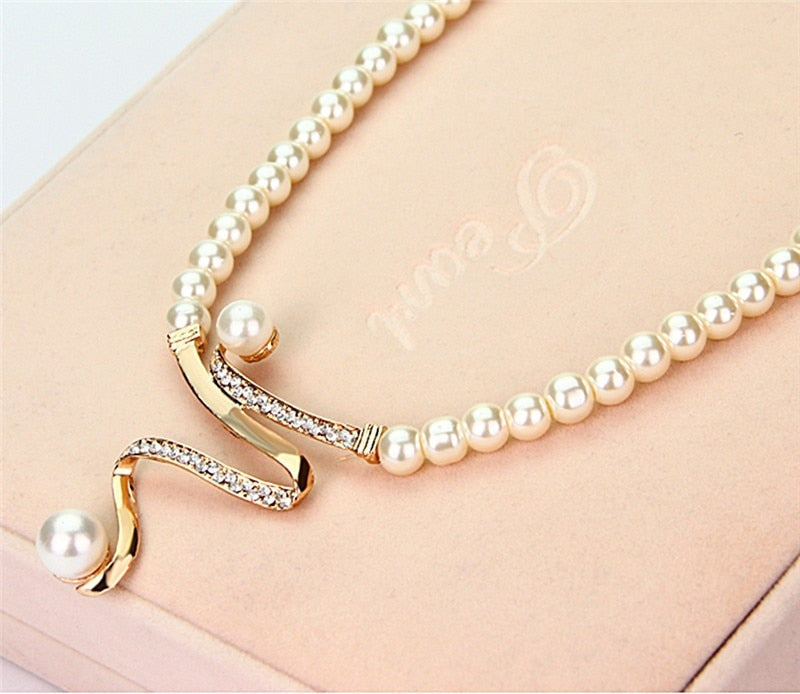 Ensemble de Collier de Perles Naturelles + Boucles d'Oreilles