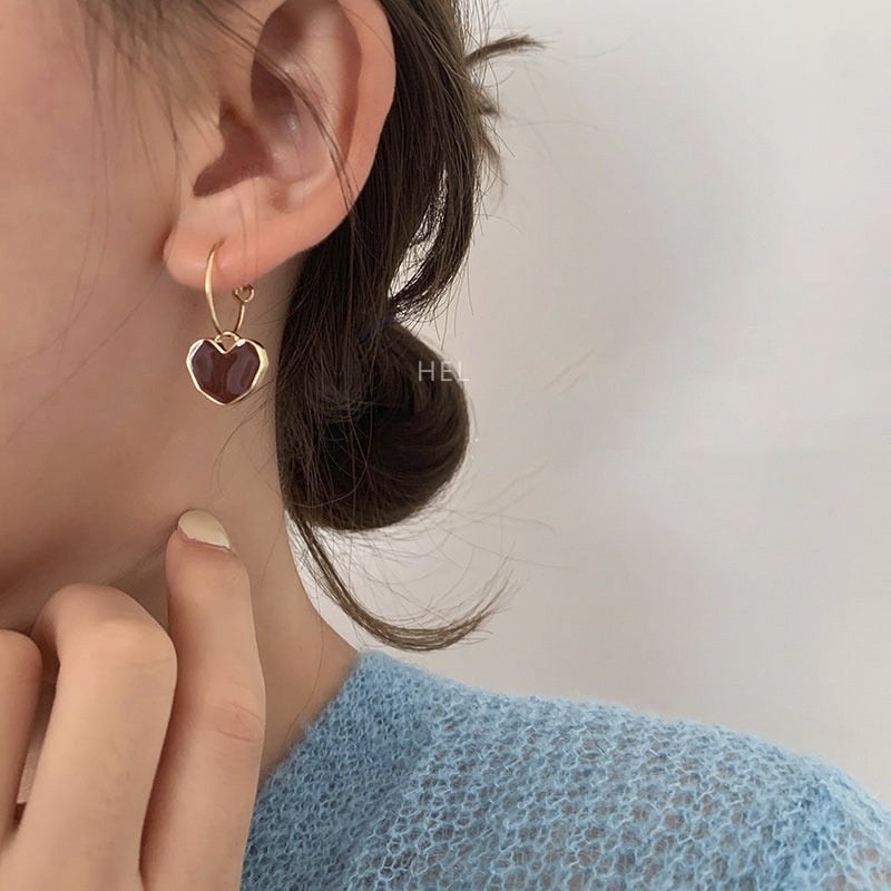 Boucles d'Oreilles en Cœurs Rouges