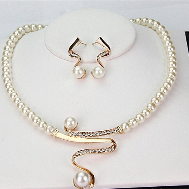 Ensemble de Collier de Perles Naturelles + Boucles d'Oreilles