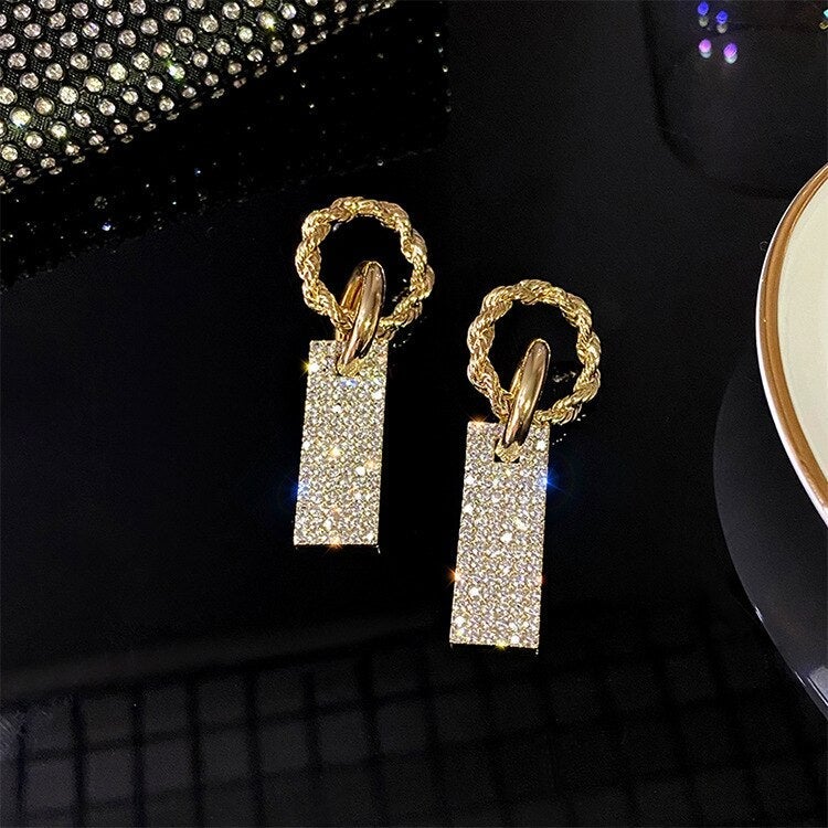 Boucles d'oreilles en Zirconium Luxueux en Argent Sterling avec Finitions Recouvertes de Pierres Brillantes