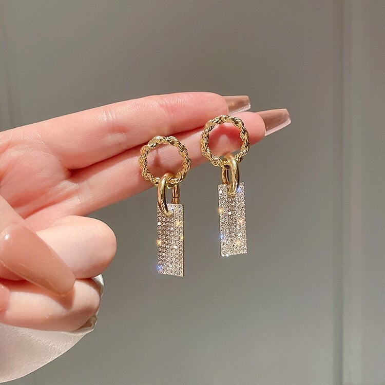 Boucles d'oreilles en Zirconium Luxueux en Argent Sterling avec Finitions Recouvertes de Pierres Brillantes