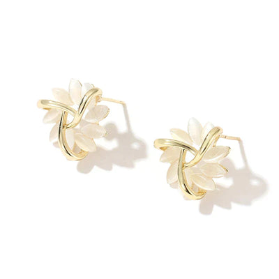 Boucles d'Oreilles Créoles en Or avec Pétales d'Opale