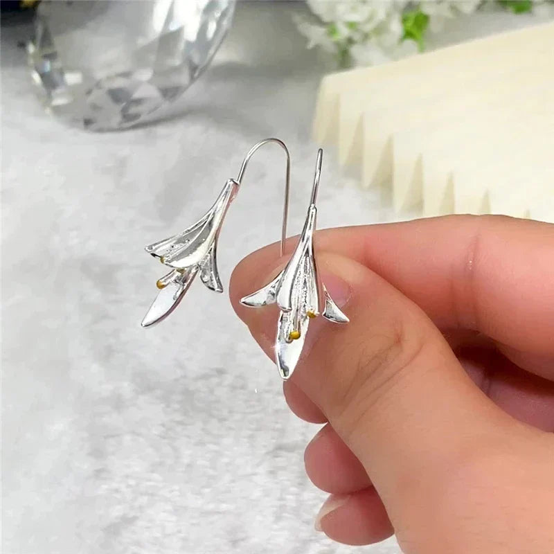 Boucles d'Oreilles avec Fleurs en Argent