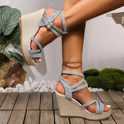 Sandales à talon compensé en denim