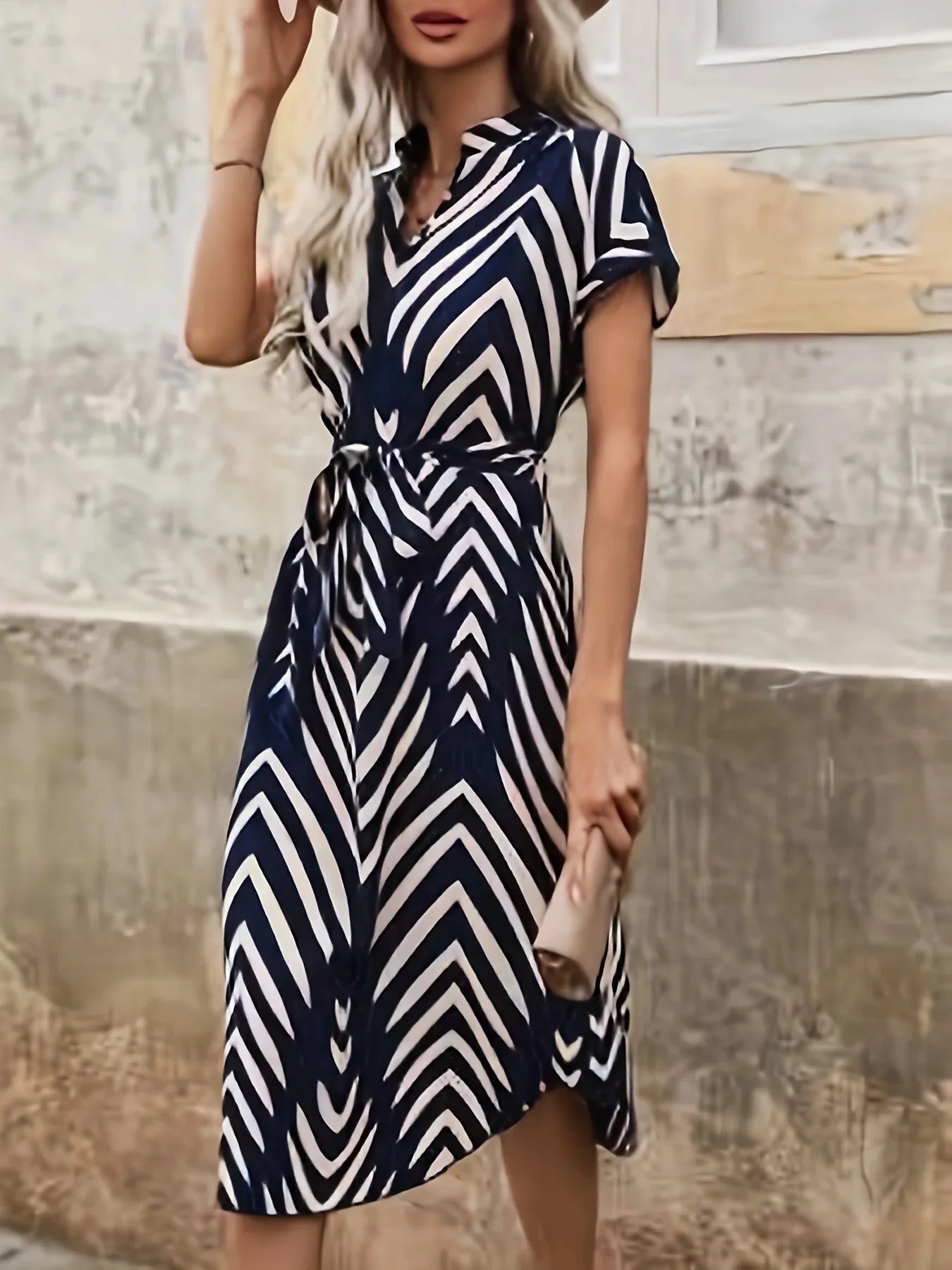 Elly | Robe à Imprimé Géométrique avec Nœud à la Taille
