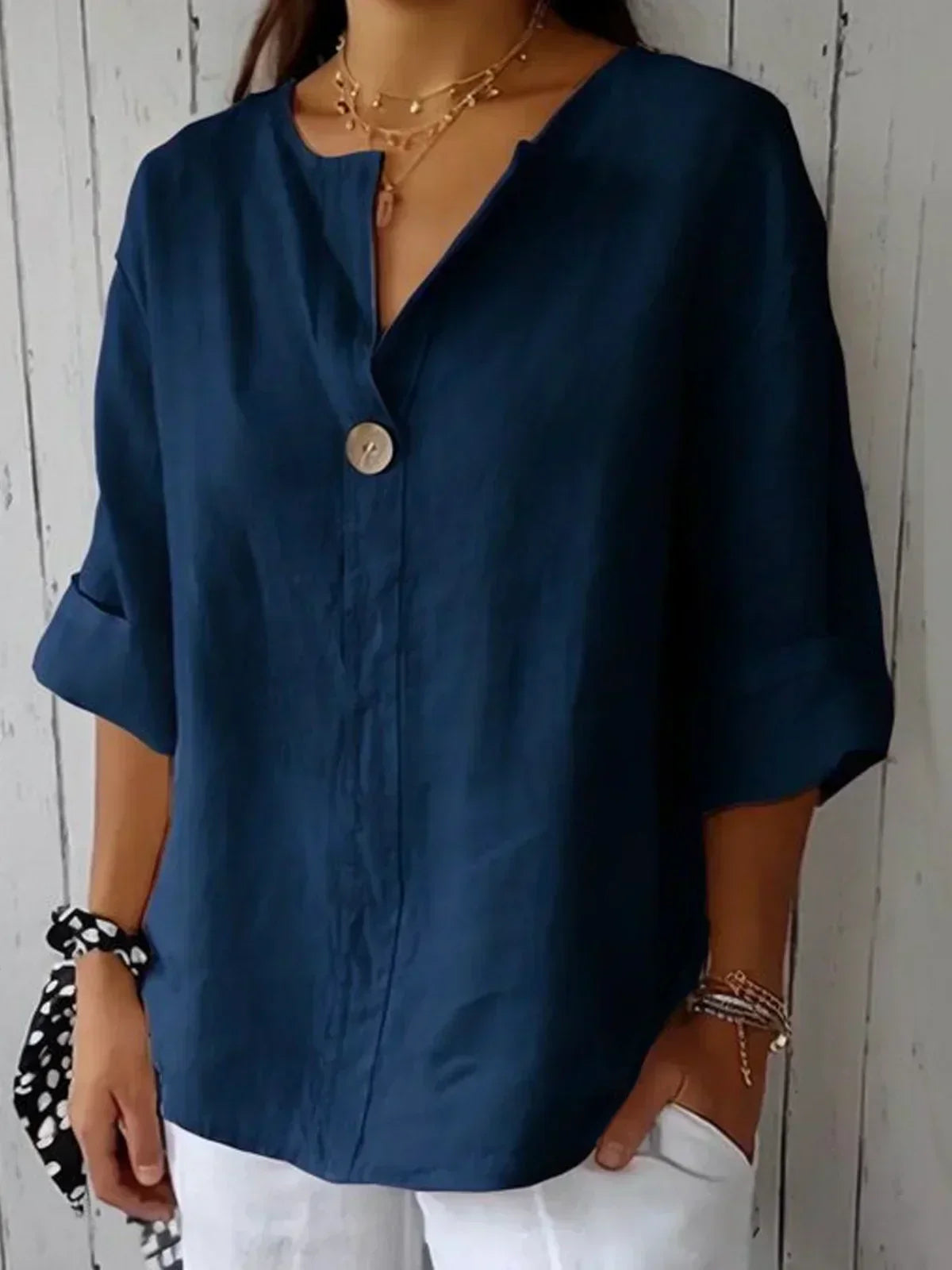 Angela™ | Blouse décontractée à col en V