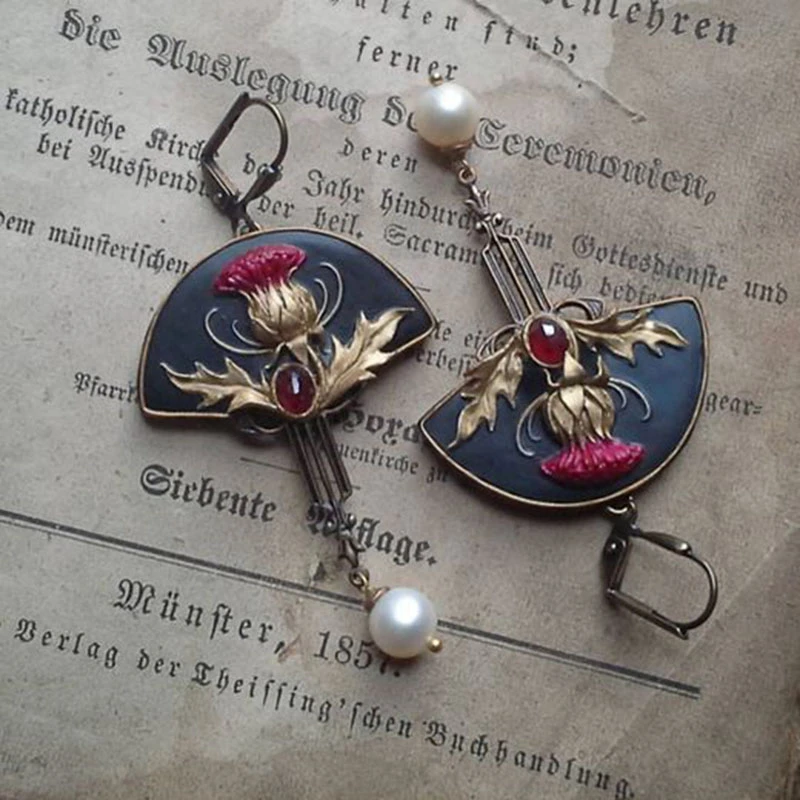 Boucles d'oreilles Boho avec Perles et Cristaux Rouges
