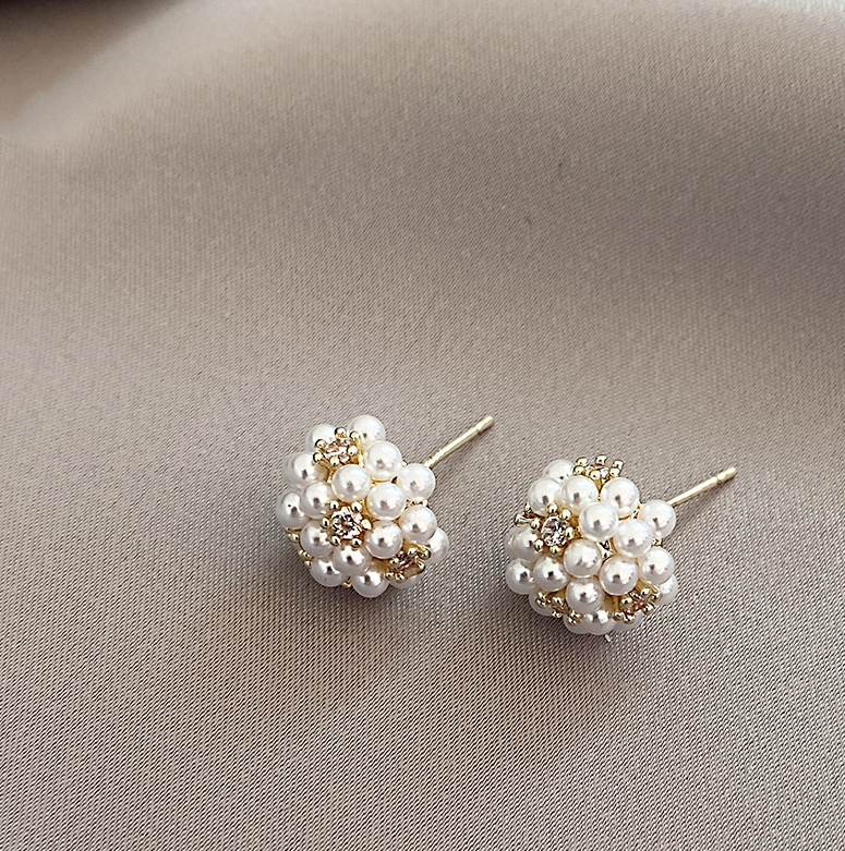 Petites Boucles d'Oreilles en Perles Élégantes
