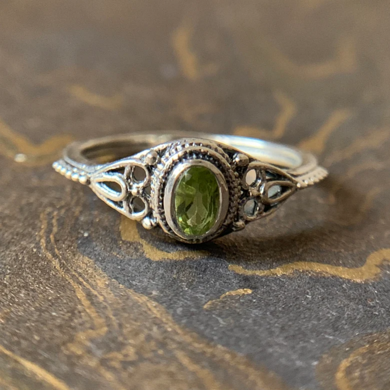 Bague en Argent avec Os d'Olive Vintage