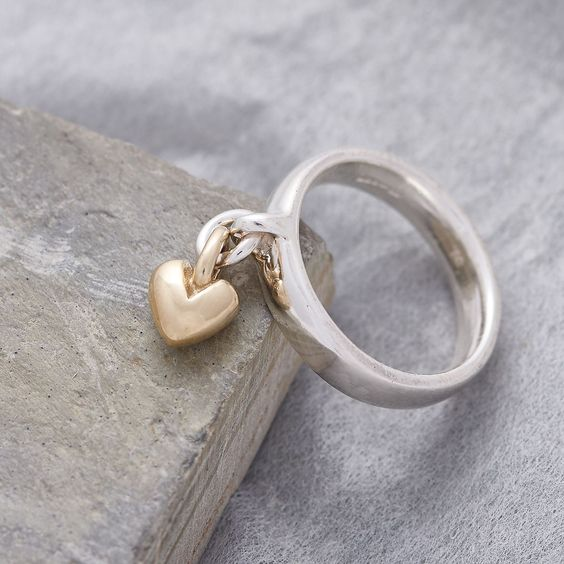 Bague en Argent Vintage avec Cœur Suspendu